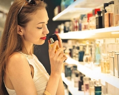 Cách Chọn Mùi Hương Nước Hoa Cho Mùa Hè Cách Chọn Mùi Hương Nước Hoa Cho Mùa Hè
