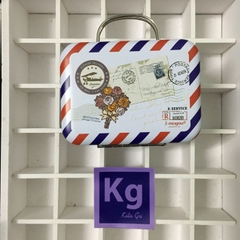 Hộp thiếc nhỏ có quai hình vali