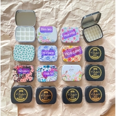 Hộp thiếc mini nhỏ Trắng Đen hoạ tiết đựng pan màu đựng đồ đa năng