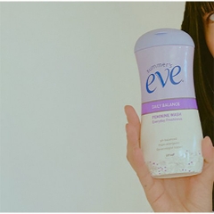 Sữa rửa vệ sinh phụ nữ