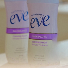 Sữa rửa vệ sinh phụ nữ