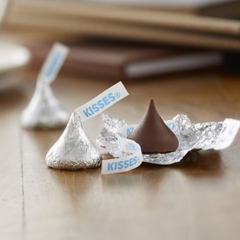 Chocolate Kisses Vị Sữa Truyền Thống (Milk Chocolate) Túi 306gr Mỹ