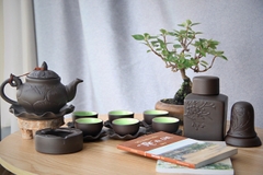 Bộ Ấm Chén Trà Gốm Tử Sa Cao Cấp Kèm Tiểu Cảnh Bonsai - Quà Tặng Sang Trọng Cho Không Gian Trà Đạo