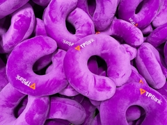 Gối tựa cổ in thêu logo theo yêu cầu - Ngân hàng TP Bank