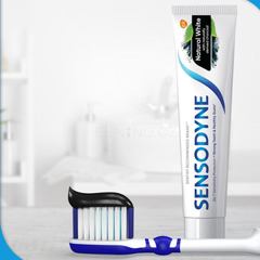 Kem đánh răng trắng răng Sensodyne Natural White với chiết xuất than hoạt tính, 75ml