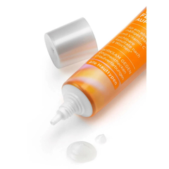 Kem trị nám,tàn nhang Balea Dunkle Flecken Aufheller Vitamin C, 50ml
