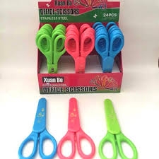 Kéo Xuân Bo CÓ NẮP Loại 5008 Chính Hãng (24 Cây/Hộp; 30 Hộp/Thùng)