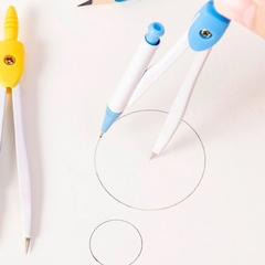 . Compa Bút Chì Bấm 3121 (24 Cái/Hộp; 12 Hộp/Thùng)