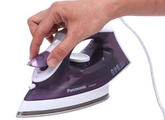 Bàn là hơi nước Panasonic NI-M300TVRA