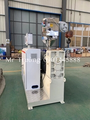 Máy đùn lò xo  nhựa bọc ống thủy lực