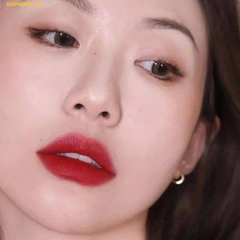 Son Louboutin 001M Rouge lipstick - On the go