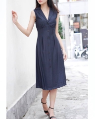 Đầm Warehouse Cổ Vest Sát Nách Nhún Ngực Xẻ Tà - L1212030119