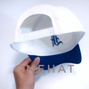 Nón lưỡi trai Fom Vuông Chữ F cách điệu Vải Trắng Kem vành Nón Xanh Dương brand One Hat