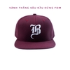 Nón Snapback vành thẳng SÂU ĐẦU logo chữ B cách điệu thêu nổi vải đỏ đô quai cài nút chất lượng cao Brand One Hat