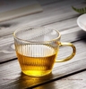 Ly uống trà thủy tinh vân sọc quai vàng