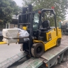 So sánh xe nâng điện Komatsu FE30-1 và FB30-12