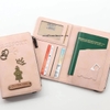 Passport holder có khóa kéo màu hồng pastel cho nữ K6