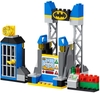 Đồ chơi LEGO Juniors 10753 - Joker tấn công Hang động Người Dơi Batman (LEGO Juniors 10753 The Joker Batcave Attack)
