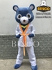 Mascot gấu karate đứng tấn