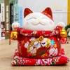 Mèo Thần Tài đỏ giơ 2 tay- Quạt Kim Vận Chiêu Tài