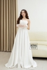 Váy cưới phi nhật trễ vai trắng viền hoa nổi gấm trắng HCD143T
