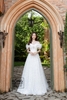 Váy cưới tùng trễ vai nhún trắng kim sa tròn VSRD131