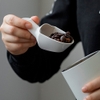 Muỗng nhựa múc cân cà phê 20g tiện dụng Cafede Kona
