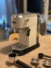 Máy pha cà phê Espresso De'longhi Dedica EC685.W màu Trắng