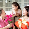 Sinh nhật Mẹ nên tặng quà gì hợp với mẹ nhất?