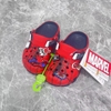 Dép sục crocs Spiderman đỏ đế xanh
