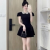 - Đầm Đen dáng ngắn (85cm)cổ kết hạt ngọc cao cấp tùng xoè đính nơ , tặng nút cài