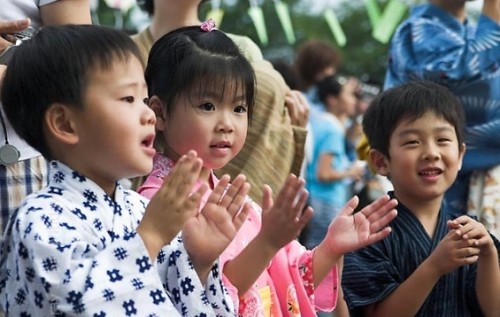 Trẻ Nhật không cần quá thông minh mà còn cần học cách làm người 