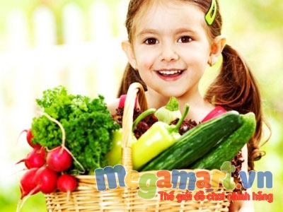 Ăn nhiều rau quả trái mùa có thể làm trẻ dậy thì sớm