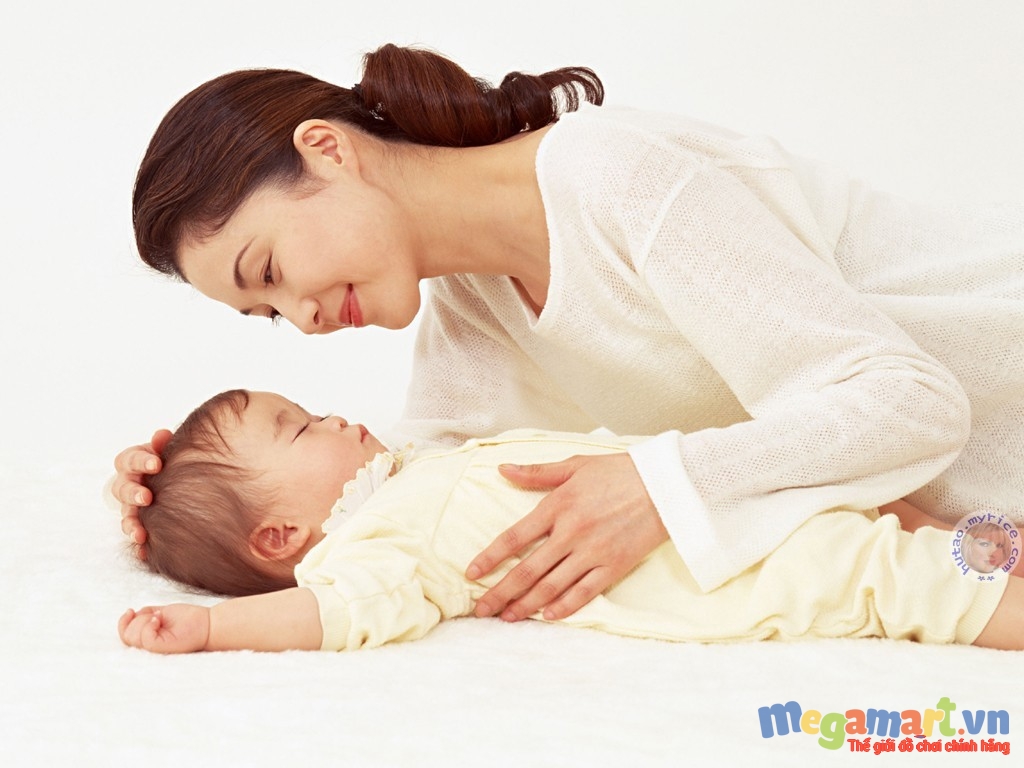 Những bé được nghe mẹ hát ru từ nhỏ sẽ có khả năng phát triển tư duy và ngôn ngữ nhiều hơn