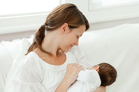 7 sai lầm kinh điển của bố mẹ khi chăm con (Sơ sinh) - Sữa mẹ là thức ăn tốt nhất cho sự phát triển của trẻ sơ sinh
