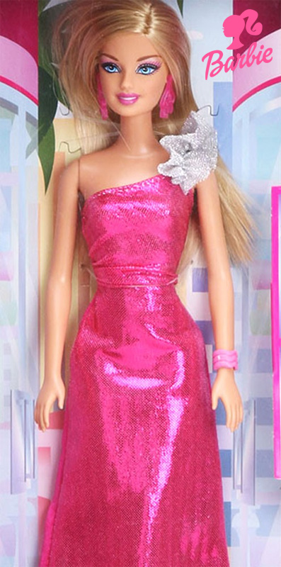 Hình ảnh một công chúa Barbie với bộ trang phục sang trọng