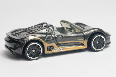 Hot Wheels Porsche 918 Spyder giúp phát triển kỹ năng cho bé