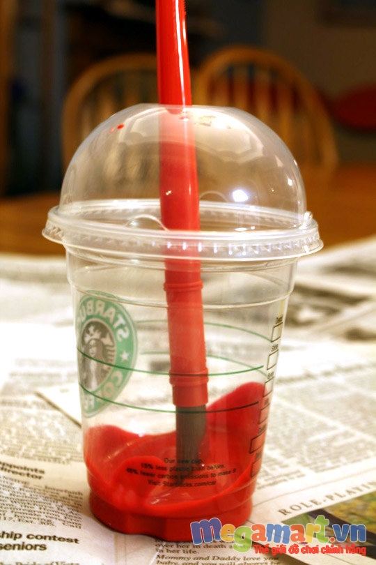 Nhấn vào ảnh để phóng to Hướng dẫn làm đồ chơi cho bé từ 28 vật dụng trong nhà 4