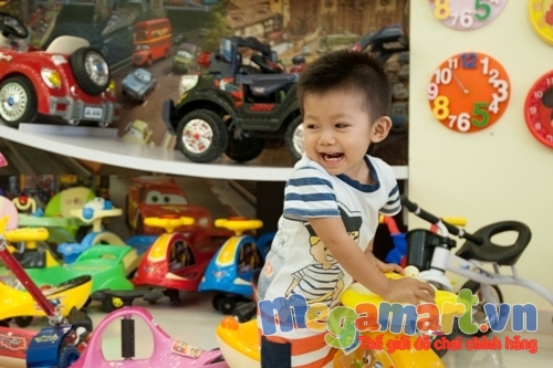 Chọn đồ chơi cho bé hiếu động, nghịch ngợm