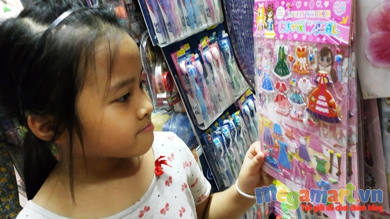 Nguy cơ ung thư, vô sinh cho trẻ em từ miếng dán hình Trung Quốc 5