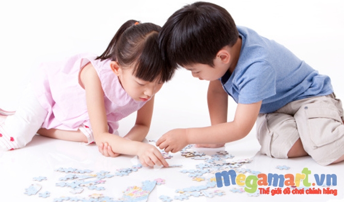 Trẻ em có tiềm năng thông minh bẩm sinh rất lớn và có thể phát triển toàn diện nếu bố mẹ biết cách