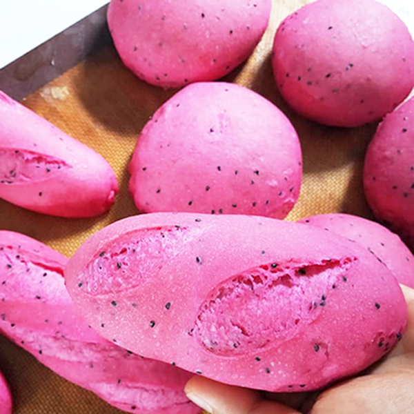 Cách làm bánh mì thanh long đỏ hấp dẫn từ thanh long được giải cứu