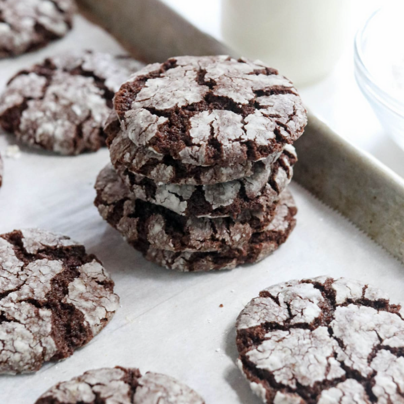 Cách làm bánh chocolate crinkles đẹp mắt mà ngon tuyệt cú mèo