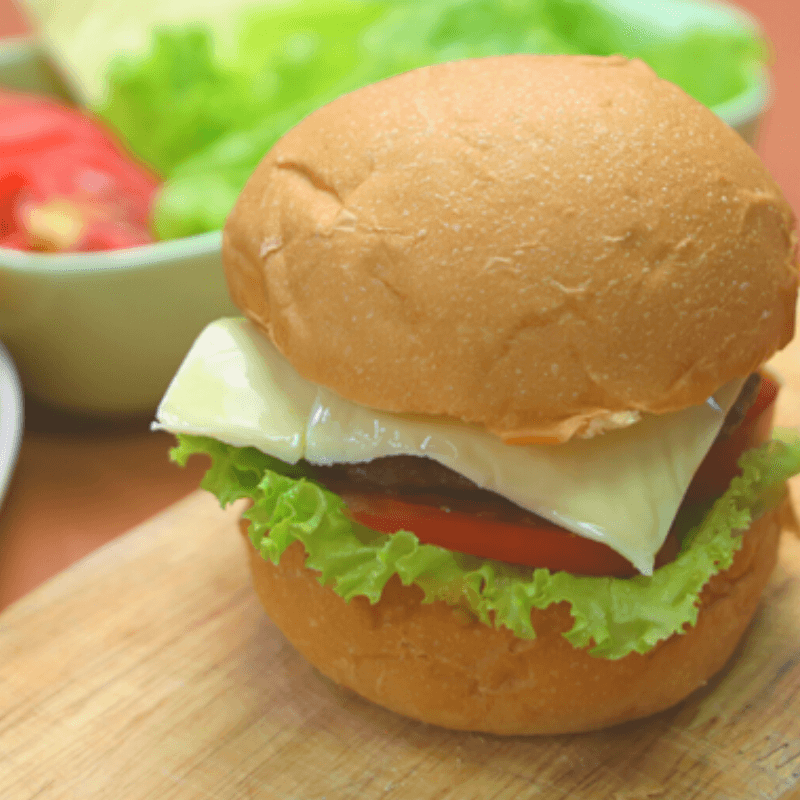 Gợi ý bữa sáng dinh dưỡng với bánh hamburger bò cực hấp dẫn