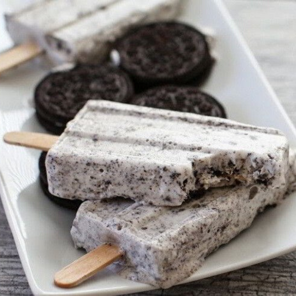 Cách làm kem không cần máy với bánh Oreo siêu ngon