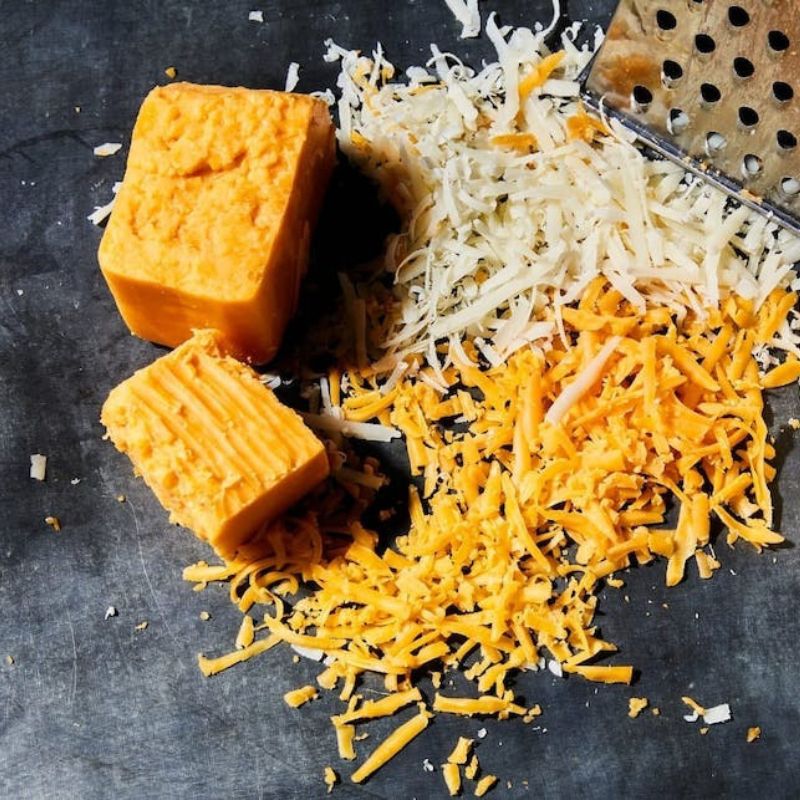 Cheddar Cheese là gì? Phô mai Cheddar và Mozzarella khác nhau thế nào?