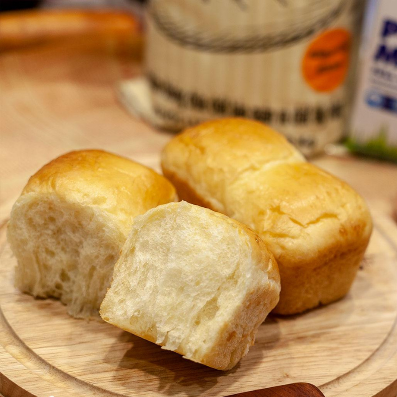 Làm bánh mì sữa hokkaido cho cả nhà mê mẩn
