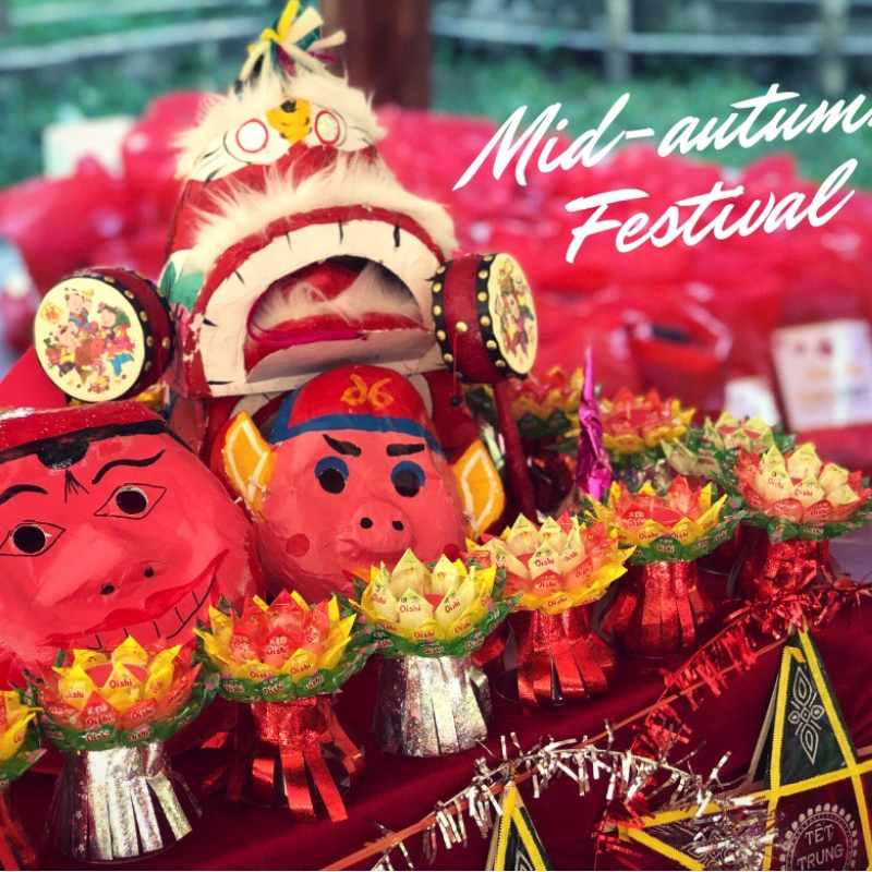 Cách bày mâm cỗ Trung thu đẹp mắt giúp gia đình đón Trăng rằm trọn vẹn