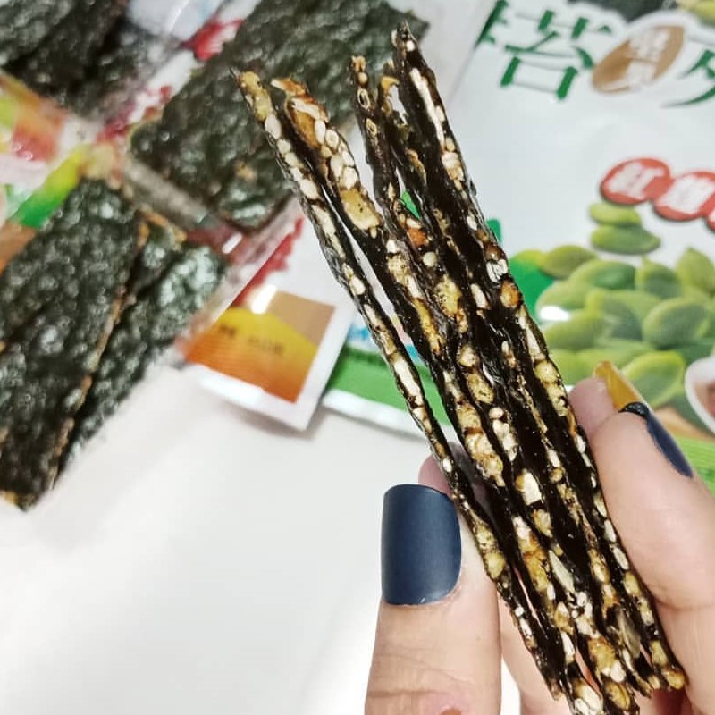 Cách làm snack rong biển kẹp hạt giòn rụm, ăn ngon dáng mi nhon