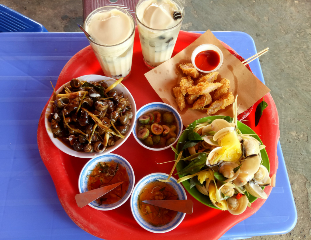 món ăn vặt vỉa hè